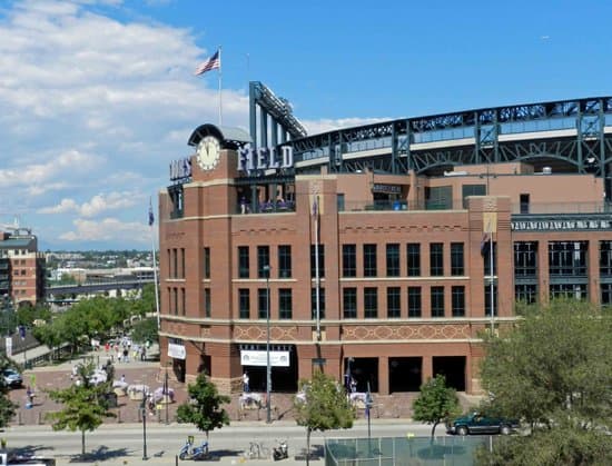 ViewHouse Ballpark happy hour in Denver